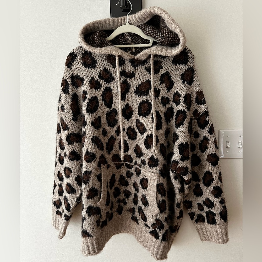 Zara oversized Leopard Hooded Sweater